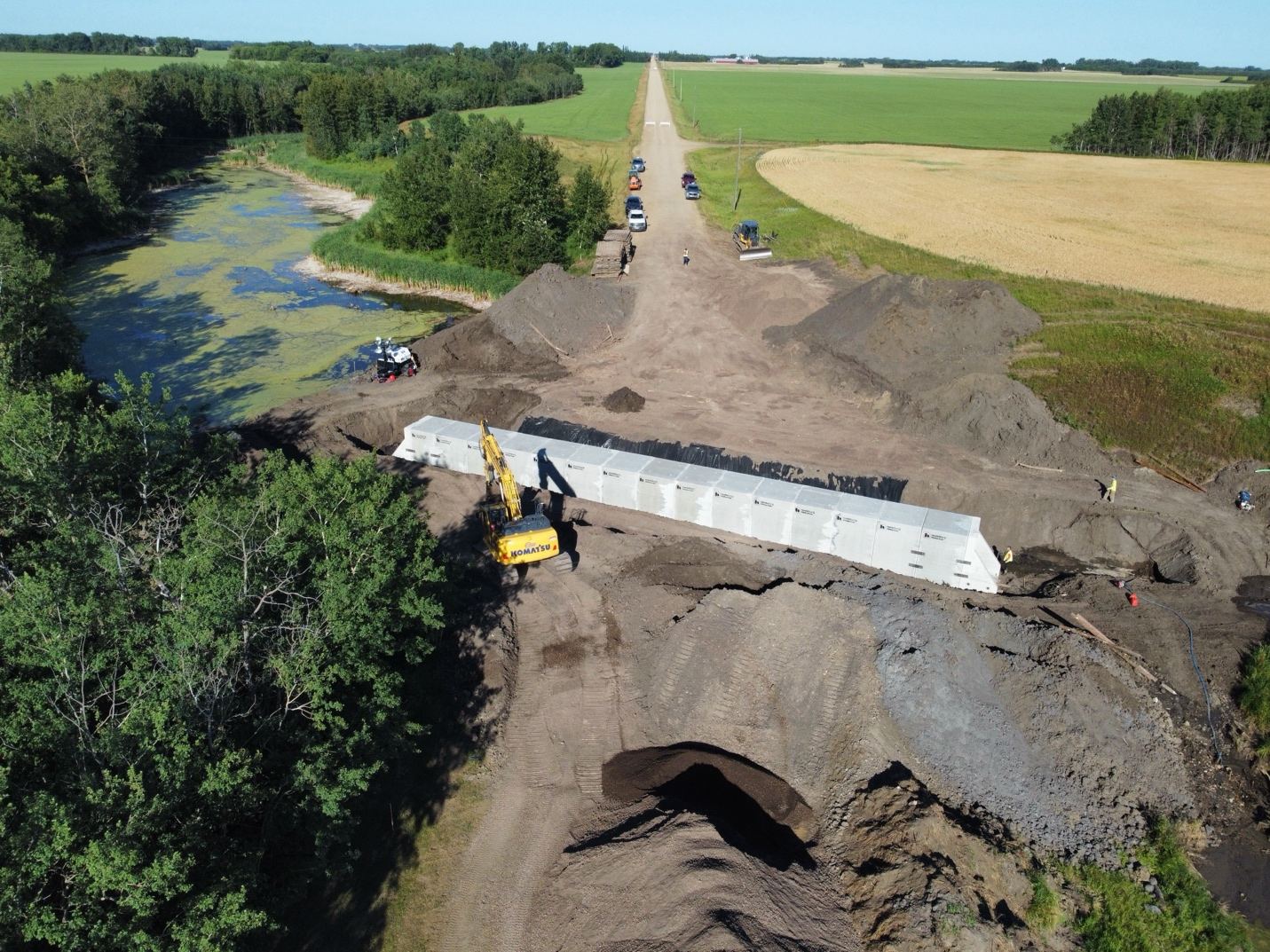 Box culvert fully in